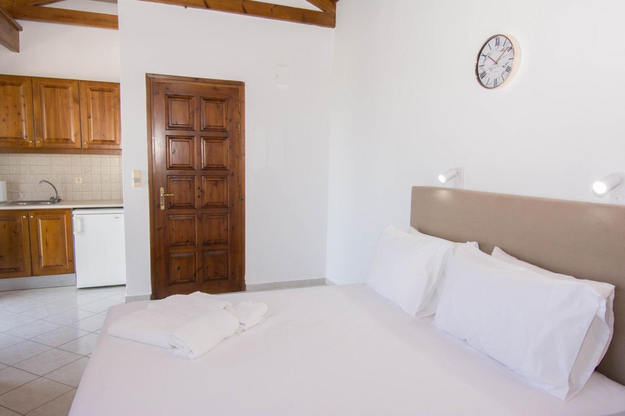 Aparthotel Rena 3*